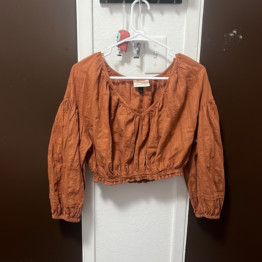 Long sleeve crop top